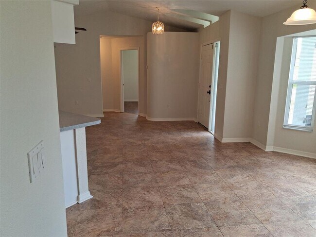 Foto del edificio - 2420 Dumont Ln