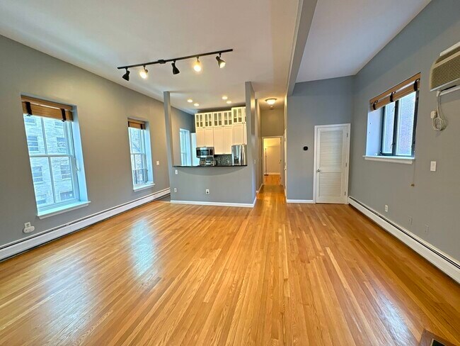 Building Photo - 11 Appleton St