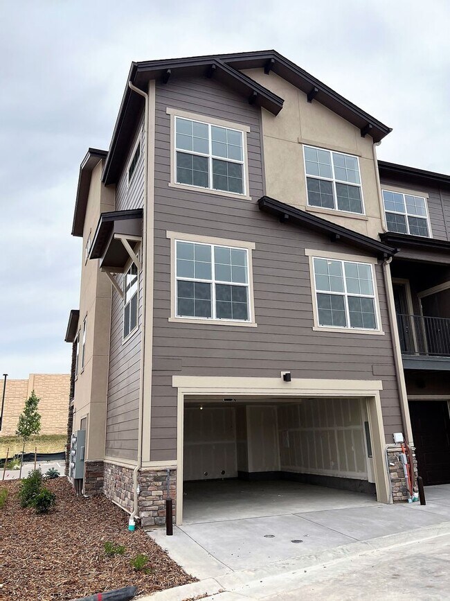 Building Photo - Stunning New 4 Bedroom, 3.5 Bath Townhome-...