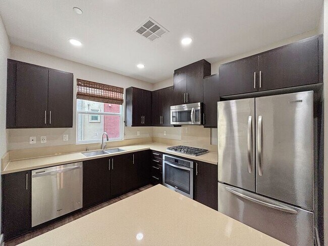 Building Photo - 7911 Modern Oasis Dr