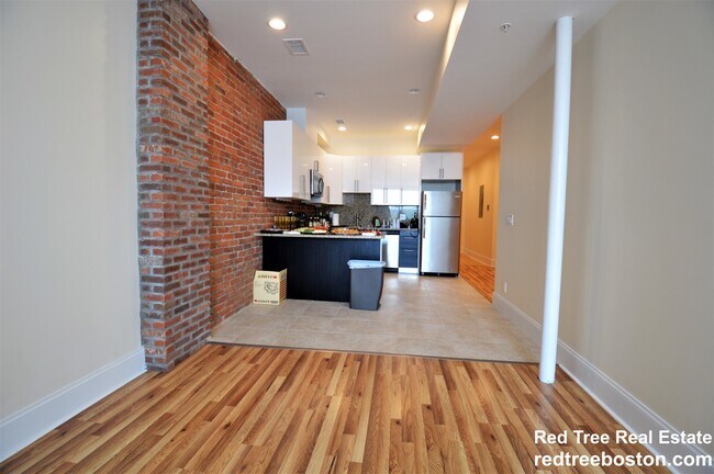 Building Photo - 1032 Commonwealth Avenue