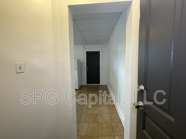 Building Photo - 284 W Jackson St