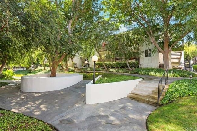 Building Photo - Bright, comfortable, and spacious one bedroom Condominium