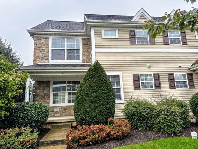 Foto del edificio - 701 Brentwood Dr