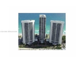 Building Photo - 1800 S Ocean Dr