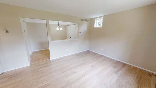 Foto del edificio - 529 Longshore Dr