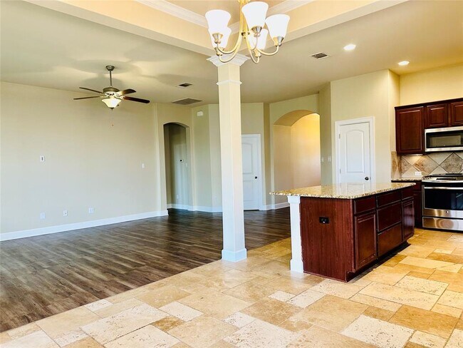 Building Photo - 520 Cerezo Dr