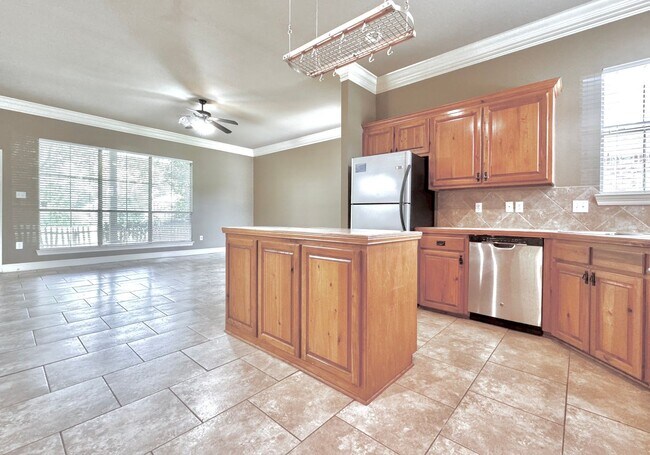 Foto del edificio - 3BR/2BA Home on Nicholson Lake Dr – Modern...