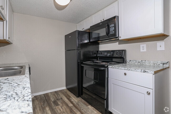 2 habitaciones, 2 baños, 925 pies cuadrados, remodelación, cocina - Crossings at Minshall Park