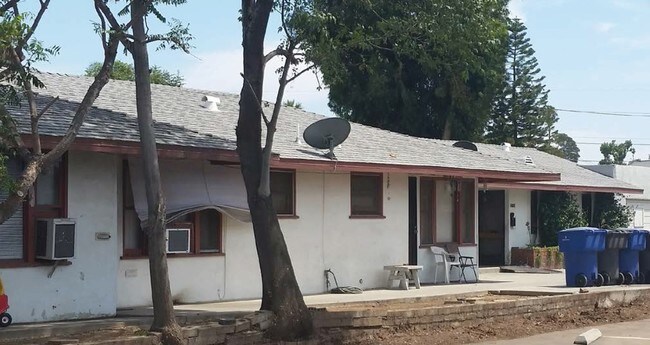 Building Photo - Jurupa Avenue Apartments