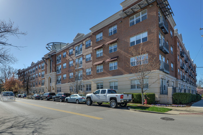 Building Photo - 2 Bed, 2 Bath Condo on West End at Vanderbilt