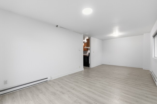 Building Photo - 331 6th St