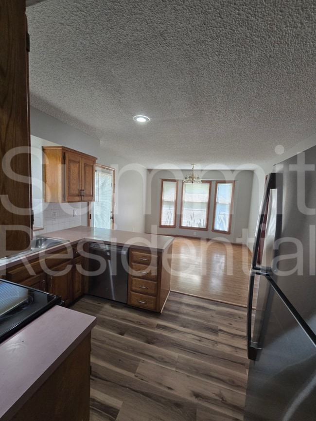 Building Photo - 6636 W 152nd St