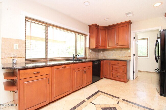 Foto del edificio - 9008 E Friess Dr