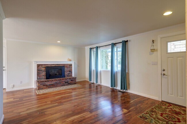 Foto del edificio - Charming Rental Opportunity in Renton High...