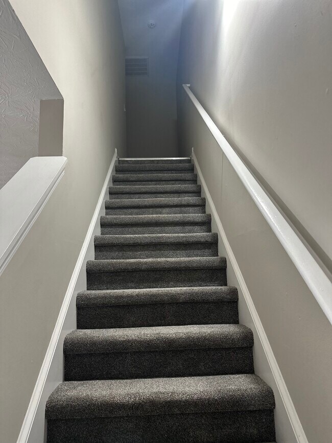 Foto del edificio - 6305 Ellenwood Dr