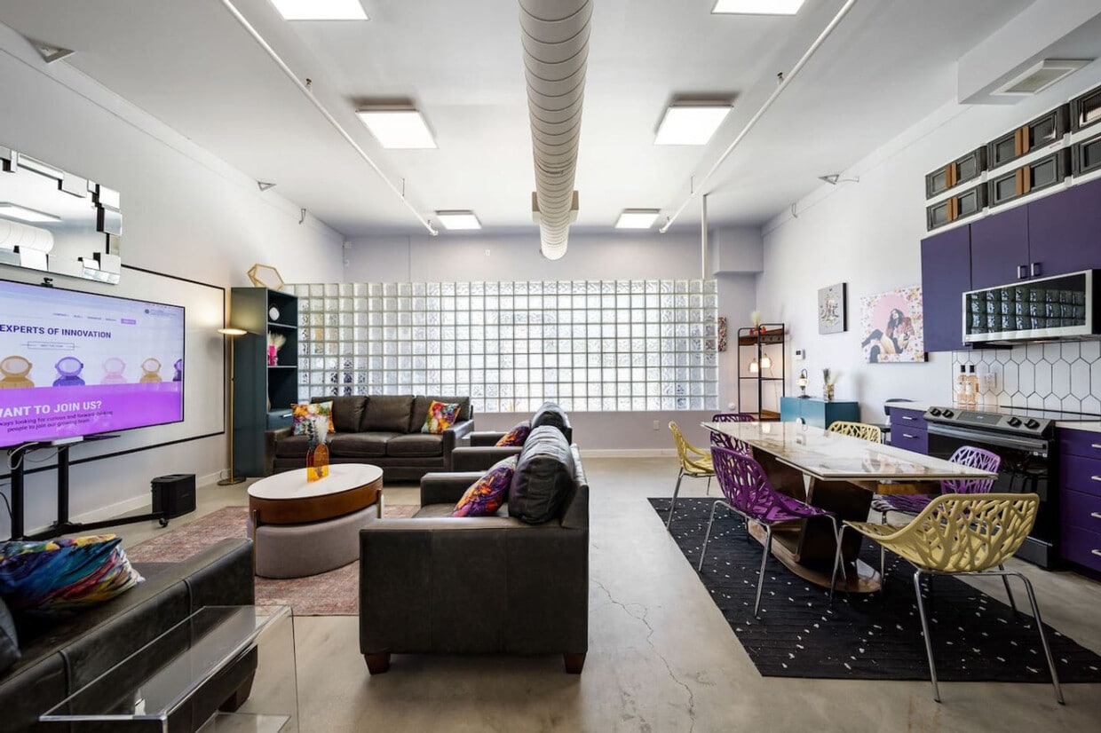 Primary Photo - 4507 E Martin Luther King Jr Blvd