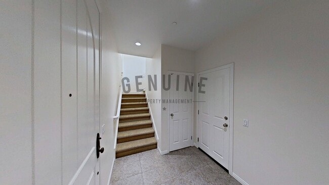 Building Photo - Beautiful Two-Level 2Bd 2Ba Condo in Irvine