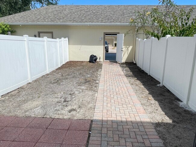 Building Photo - 14463 Prunningwood Pl
