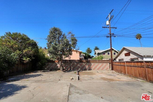 Foto del edificio - 2309 S Budlong Ave