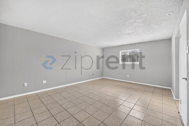 Foto del edificio - 1018 Plover Ln