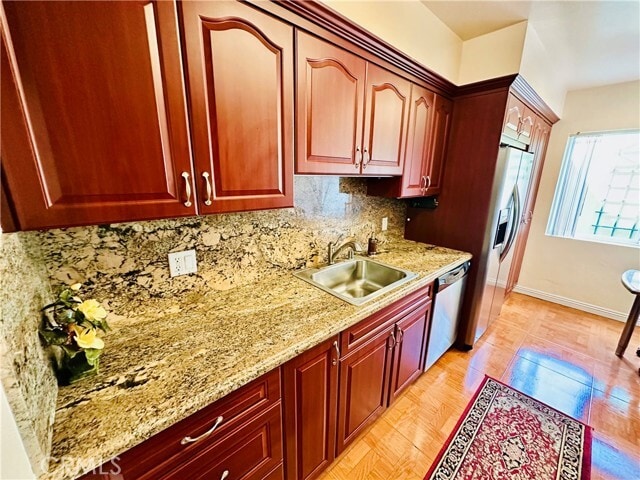 Foto del edificio - 6225 Coldwater Canyon Ave