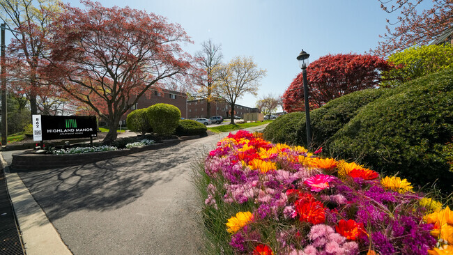 Entrance - Highland Manor Apartments