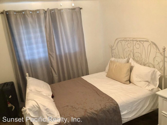 Foto del edificio - 4812-4812 1/2 Santa Monica Ave