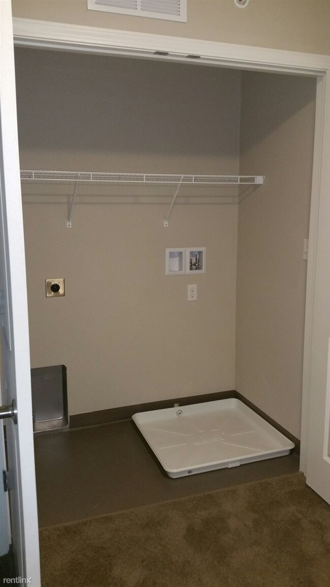 Foto del edificio - 235 N Duffy Rd