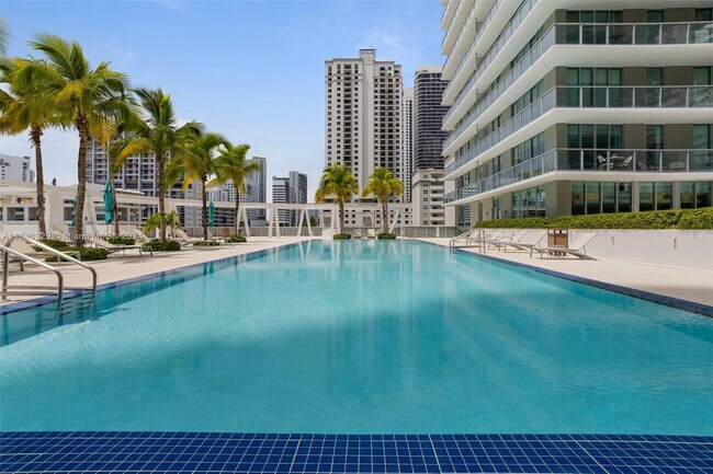 Foto del edificio - 1111 SW 1st Ave