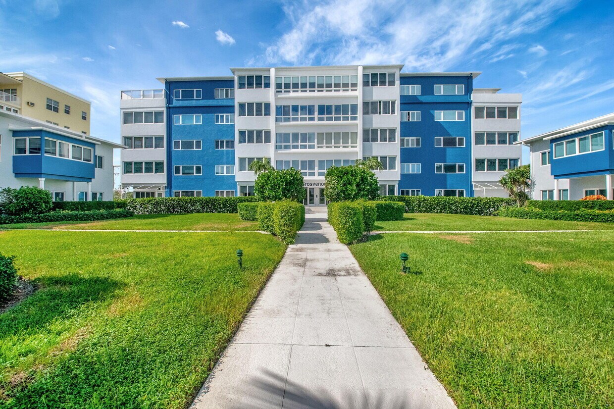 Primary Photo - 120 N Ocean Blvd
