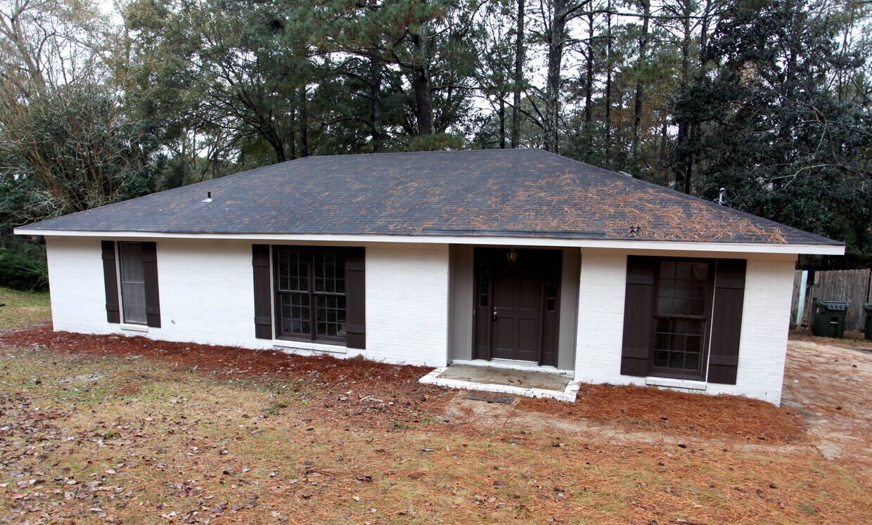 Foto principal - Newly remodeled 3bed/2bath house available...