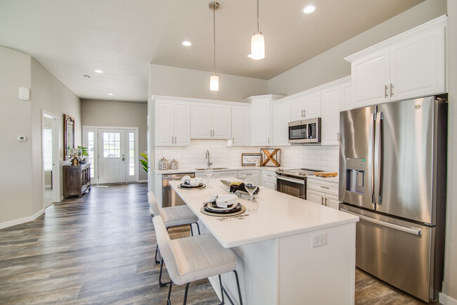 Building Photo - Coulee Ridge Twin Homes