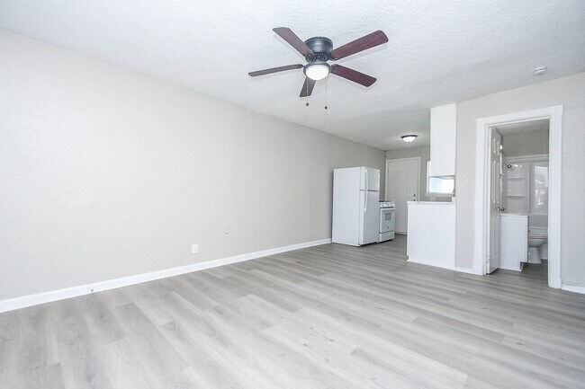 Foto del edificio - 6024 Collingsworth St