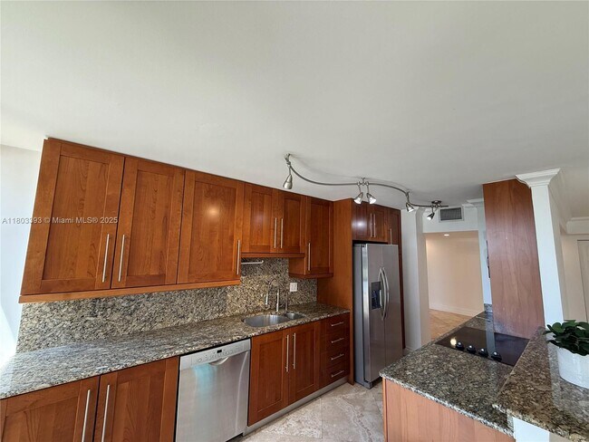 Foto del edificio - 18181 NE 31st Ct
