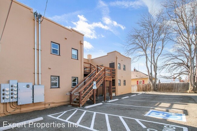 Building Photo - 2 br, 1 bath House - 511 South Holly St