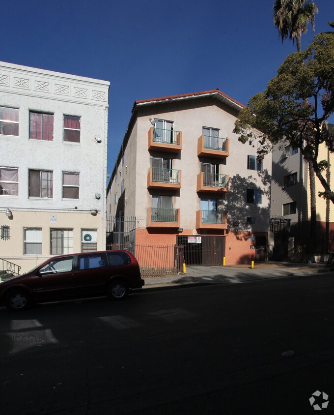 Foto principal - 919 S Bonnie Brae St