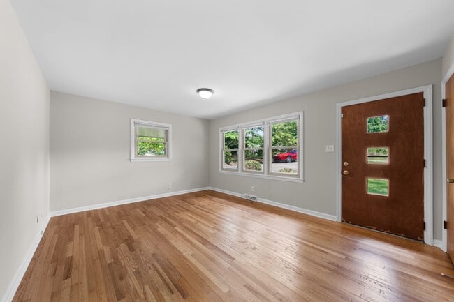 Building Photo - 3 Bedroom 1.5 Bath Home in South Durham