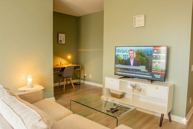 Building Photo - 55 Avenue Rd