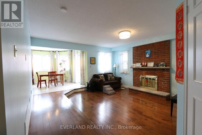 Building Photo - 28 Bauer Crescent