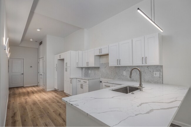 Foto del edificio - 3250 Lorain Ave