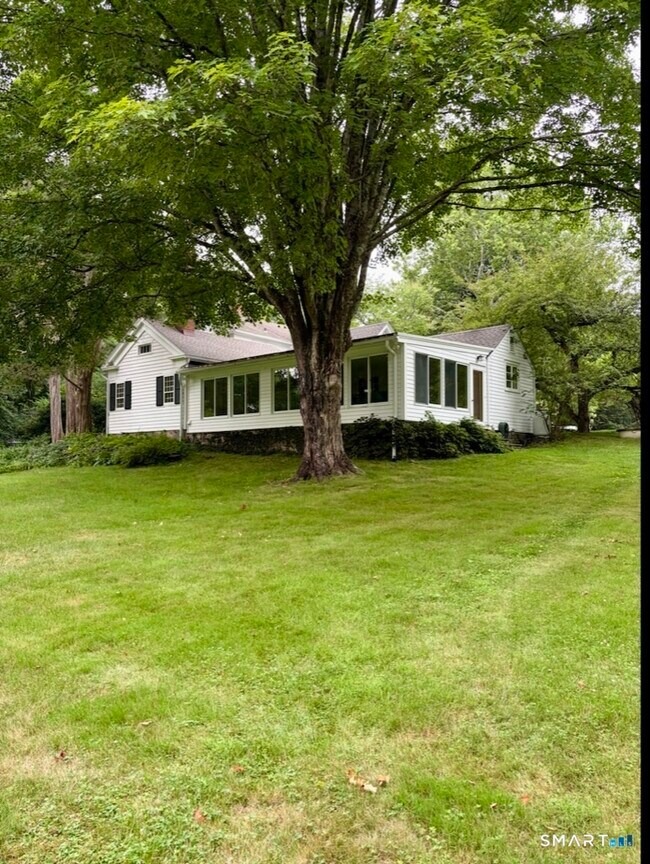 Foto del edificio - 320 Valley Rd