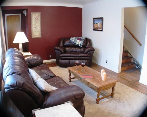 Living Room - 915 E Bradley St
