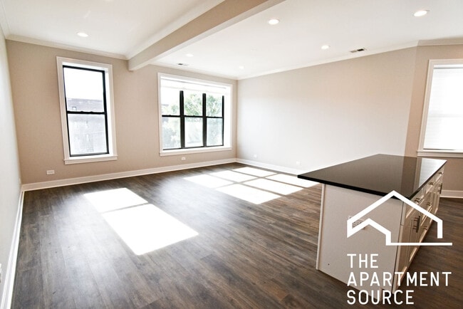 Building Photo - 3212 N Halsted St