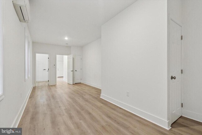 Building Photo - 2250 N Woodstock St