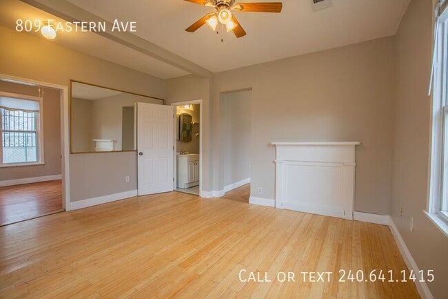 Foto del edificio - 809 Eastern Ave NE