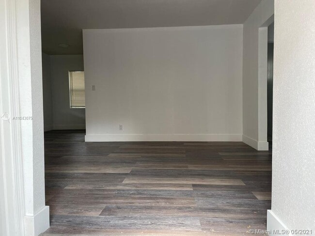 Building Photo - 717 54th St
