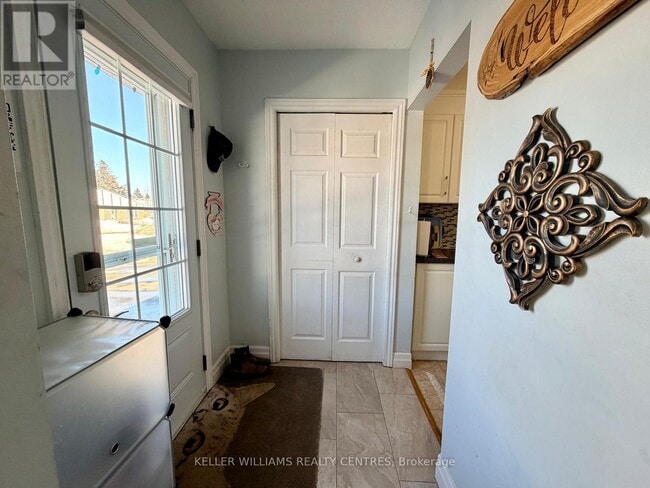 Building Photo - 51 Manor Crescent