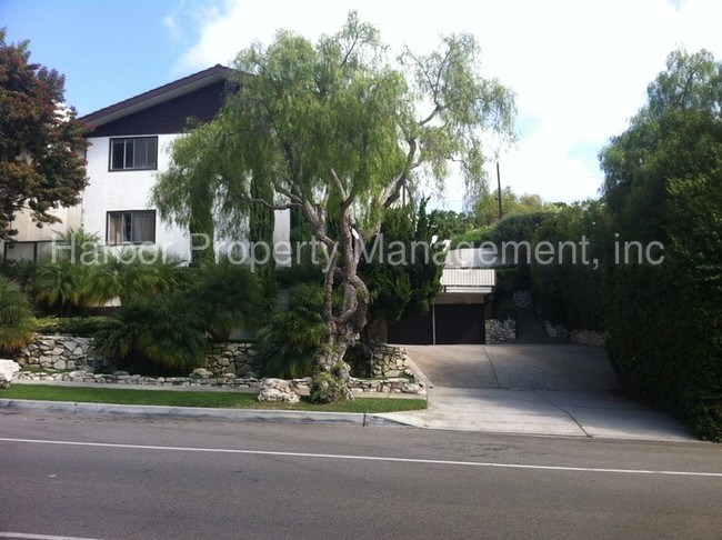 Building Photo - 2412 Palos Verdes Dr W