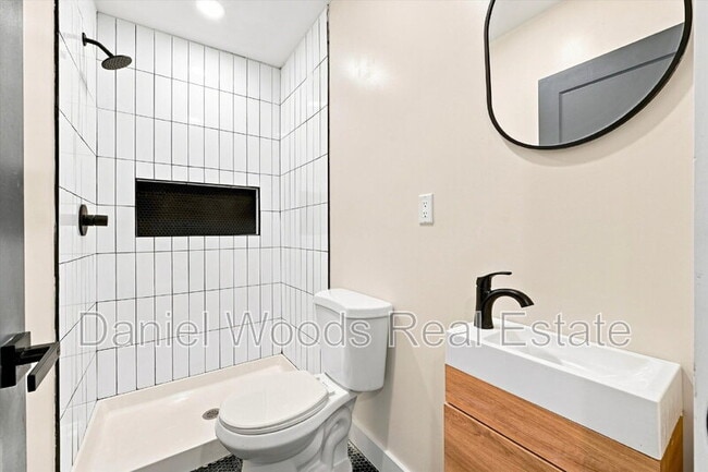 Building Photo - 944 W Lycoming St